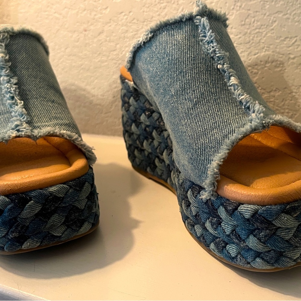 Lucky Brand Wedged Size 8